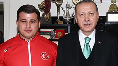 Cumhurbaşkanı Erdoğan'dan, Avrupa şampiyonu Rıza Kayaalp'e tebrik telefonu