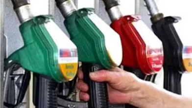 Pakistan’da akaryakıt fiyatlarına sert zam!