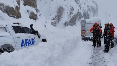 Meteoroloji'den şiddetli yağış ve çığ uyarısı! Bugün hava nasıl olacak?