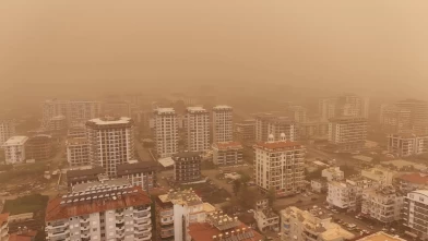 Afrika’dan gelen çöl tozu Alanya’yı kapladı