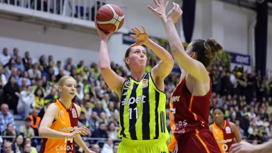 Galatasaray ile Fenerbahçe 12 yıl sonra yeniden rakip oldu!