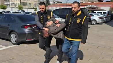 Adana’nın yankesicisi kameraya yakalanınca şoke oldu