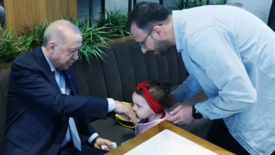 Cumhurbaşkanı Erdoğan’dan Beyoğlu’nda sürpriz kafe ziyareti