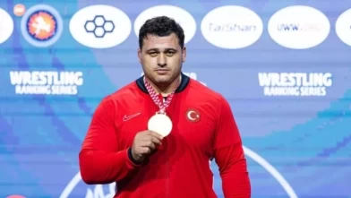 Rıza Kayaalp, Ermeni rakibini 78 saniyede tuş etti