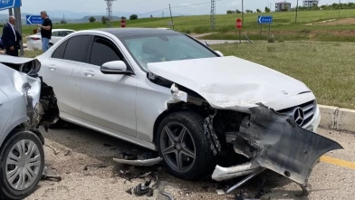 İki otomobilin çarpıştığı kazada acı bilanço