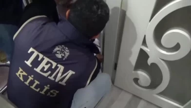 Firari FETÖ'cü banyodaki gizli bölmede yakalandı!