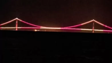 Çanakkale Köprüsü sarı-kırmızı oldu