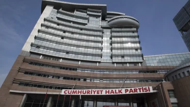 CHP'de 'kurultay' şoku: MYK olağanüstü toplandı