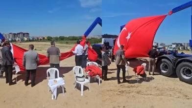 Temel atma töreninde bayrak hassasiyeti takdir topladı