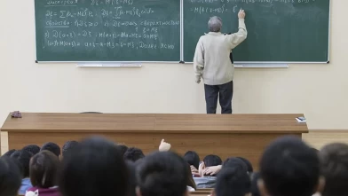 Paralar çöpe mi gitti, burslar siliniyor mu? Vakıf üniversitesi kapanırsa öğrenci parasını geri alabilir mi?