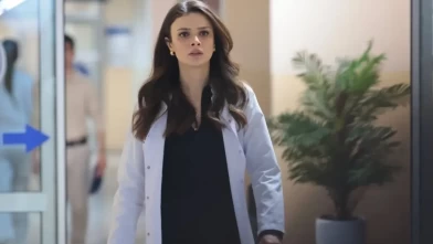 Uzak Şehir’in Alya’sı Sinem Ünsal’ın Cannes kombini olay oldu