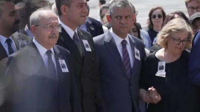 Özgür Özel’den Kılıçdaroğlu’na 'gizli bakışlar, açık mesajlar'