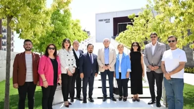 MHP'li Karakaya'dan Ferdi Tayfur Sanat Merkezi ve Müzesine ziyaret