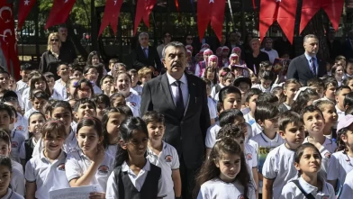 Bakan Tekin'den öğrencilere tatil mesajı