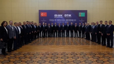 Cevdet Yılmaz Türkmenistan’da Türk iş insanlarıyla buluştu
