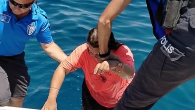 Kuşadası’nda akıntıya kapılan kadın kıyıdan 2 mil uzakta bulundu