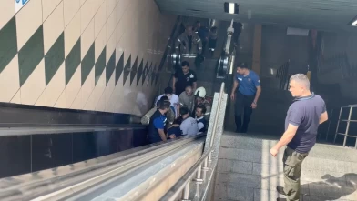 Gayrettepe Metro İstasyonu’nda yolcu raylara düştü