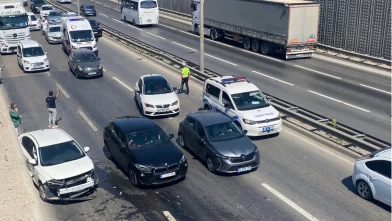 Eskişehir’de 3 araç birbirine girdi: 2 yaralı