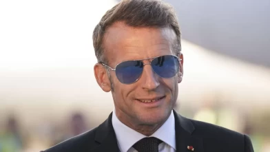Macron neden güneş gözlüğü takıyor? Macron NATO Zirvesi'nde neden gözlük taktı?