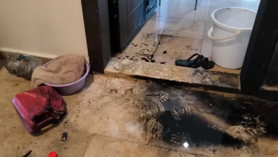Eski sevgilisinin evini benzinle ateşe verdi!
