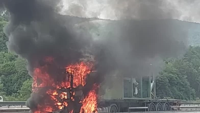 Bolu’da seyir hâlindeki TIR alevlere teslim oldu