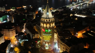 Atakule ve Galata Kulesi'nde Mekke Anlaşması mesajı!