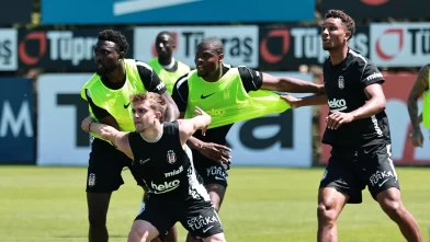 Beşiktaş'ta Hradec Kralove mesaisi sürüyor