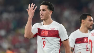 Milli futbolcu Deniz Gül’ün evi soyuldu!