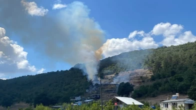Bursa’da yangın paniği! Alevler ormanlık alana sıçradı