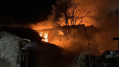 Kütahya’da bahçede başlayan yangın evi küle çevirdi