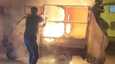 Ambulans şoförü bu kez alevlerle boğuştu