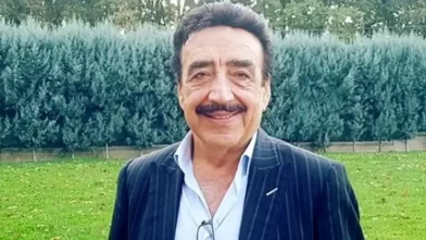 Hakkı Bulut sahnede şarkı söylediği sırada fenalaştı!
