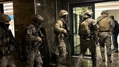 Uyuşturucu baronlarının yardım maskesi düştü!
