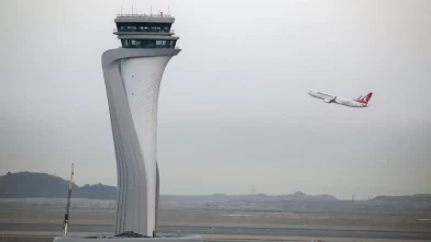 İstanbul'a inemeyen 43 uçak başka yerlere yönlendirildi