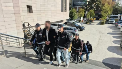 Esnafı borç batağına düşüren tefecilere operasyon!