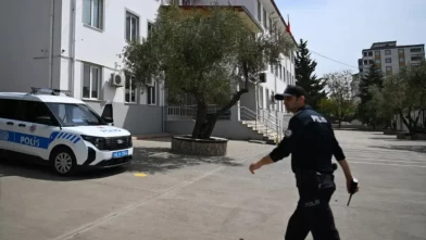 İlkokulun duvarına tehdit içerikli yazılar yazan kişi gözaltında!
