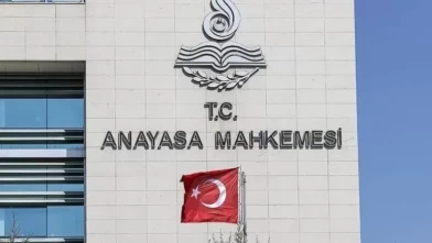 AYM'den 26 siyasi parti hakkında suç duyurusu kararı!