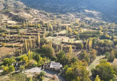 Uludere'deki sonbahar manzarası dronla gökyüzünden görüntülendi!