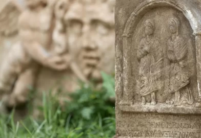 Muğla'da büyük keşif! İnsan figürlü mezar steli korumaya alındı