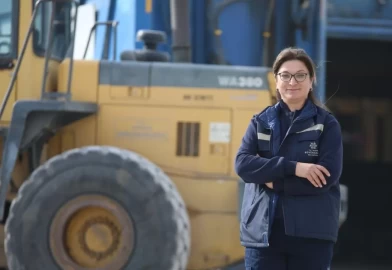 Ailesi karşı çıktı, o pes etmedi: Dozer operatörü olarak hayallerine kavuştu!