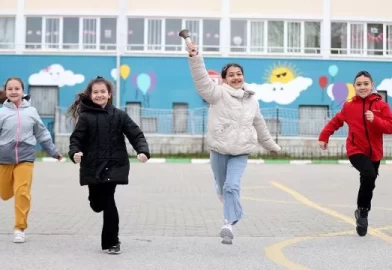 Ders zili yeniden çaldı