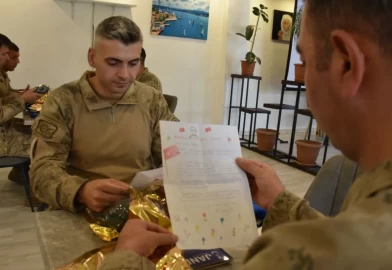 Öğrencilerin mektupları Mehmetçik'i duygulandırdı