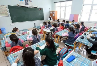 BUGÜN OKULLAR KAÇTA KAPANACAK? İstanbul 14 Eylül ders bitiş saati