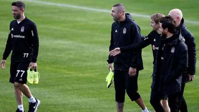 Yumruk yumruğa kavga! Burak Yılmaz...