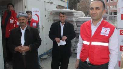 Kızılay’dan afetzedelere yardım malzemesi
