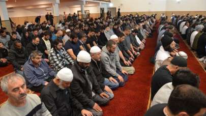 Avustralya'da ilk teravih kılındı