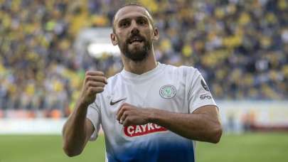 Vedat Muriç resmen Fenerbahçe'de