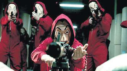 Dizi gerçek oldu! O ülkede darphaneyi soydular