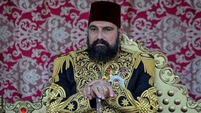 Abdülhamid gücünü ve yenilmezliğini dünyaya ilan ediyor