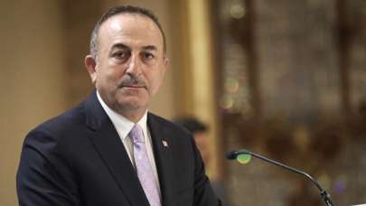 Çavuşoğlu'ndan Fransa'ya sert sözler: Acısını unutamadılar